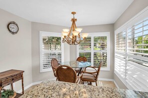 Dining - Lake View Villa with a 1 Car Garage, 2 Bedrooms in Lakeside of Naples, Fl (Naples)
