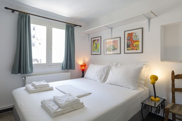 1 bedroom, iron/ironing board, free WiFi, bed sheets - Enticing, Cosy, Rooftop Studio Athens Centre! EP9T (Athina)