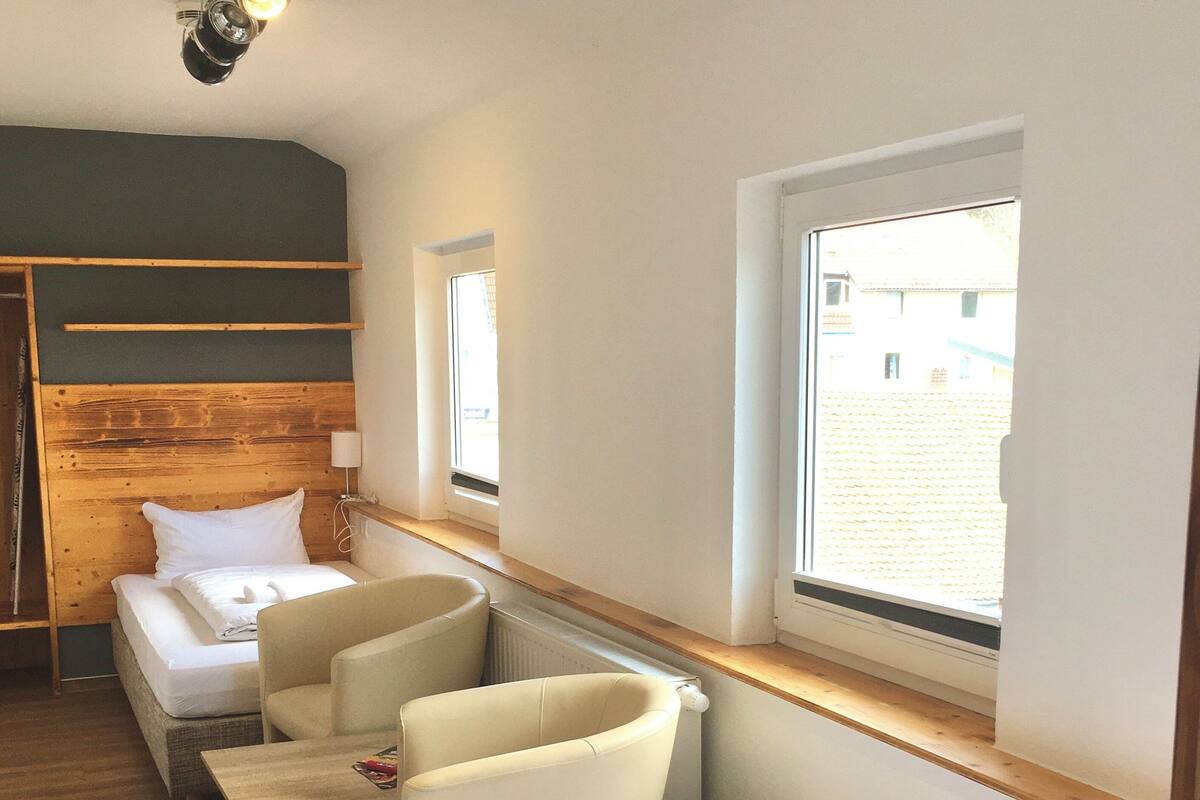 Economy Suite