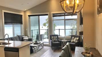 Una Smart TV, una chimenea, Netflix, servicios de streaming