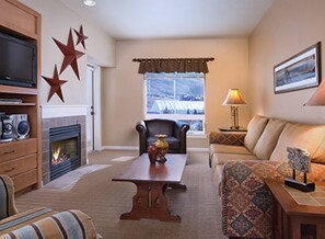 TV, fireplace