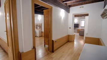 Apartment, Private Bathroom, City View (Rinidia Roma Centro) | Interior