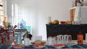 Free daily continental breakfast