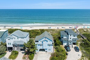 Exterior - Gone To Sea: Oceanfront, Spa, Great ocean views! (Corolla)