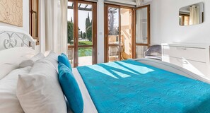 2 makuuhuonetta, silitysrauta/-lauta, ilmainen Wi-Fi, vuodevaatteet