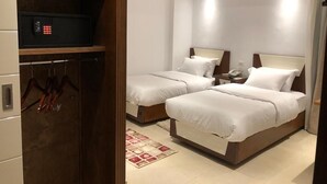 Superior Double Room, 2 Twin Beds | Minibar, in-room safe, desk, laptop workspace - Maxim Hotel (Cairo)