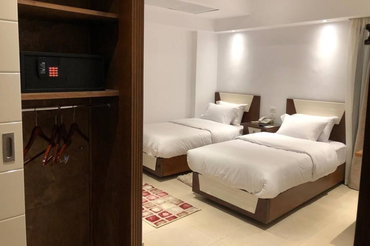 Superior Double Room, 2 Twin Beds | Minibar, in-room safe, desk, laptop workspace