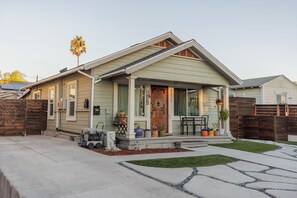 Exterior - Cozy Central Family Home - Beaches/Zoo/Balboa Park (San Diego)