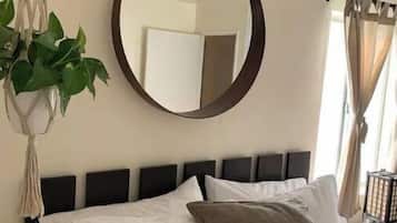 2 bedrooms, iron/ironing board, free WiFi, bed sheets