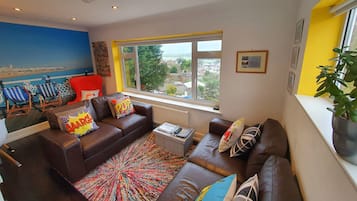 Smart TV, books, offices