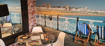 3 bedroom, 2 bathroom Brighton house, stunning views and free parking