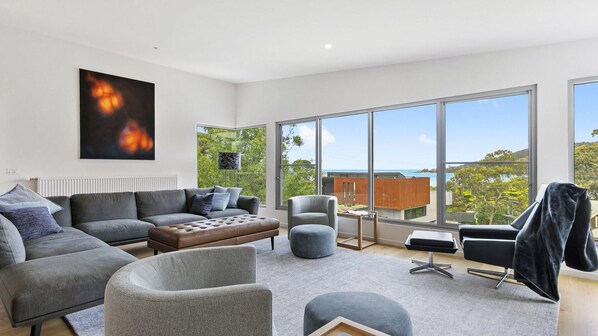 TV, fireplace - Seahaven - Brilliant Location, Stunning Modern Features (Lorne)