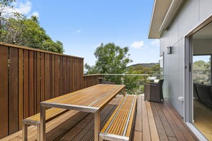 Outdoor dining - Seahaven - Brilliant Location, Stunning Modern Features (Lorne)