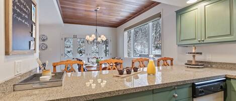 Frigorífic, microones, forn i placa de cuina