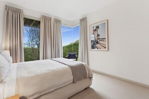 4 bedrooms, free WiFi, bed sheets