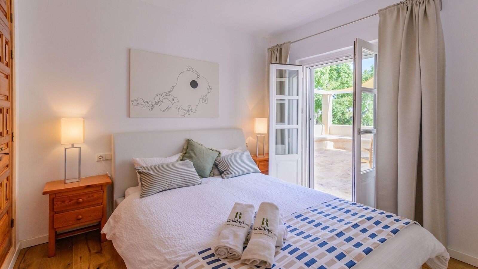 3 habitaciones, tabla de planchar con plancha, cuna de viaje y wifi 