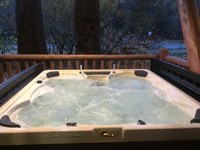 Downtown Condo Close To Alyeska Ski Resort