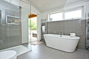 Bathtub, hair dryer