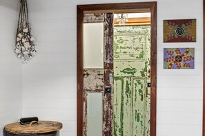 Interior - Sunset Cottage - Yarra Valley (Healesville)