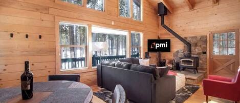 Fernseher, Kamin, Arbeitsbereiche