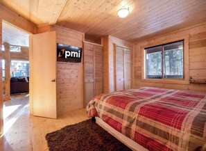 3 habitaciones, tabla de planchar con plancha, cuna de viaje y wifi 