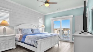 Room - Luna's: Amazing Ocean View House with Pool, Spa, Elevator and Electric Car Charg (Oak Island)