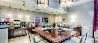 1 Mile from The Ohio State University | Heated Indoor Pool + 24 Hour Business Center