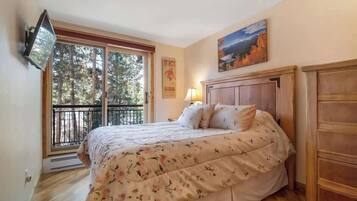 1 bedroom, desk, iron/ironing board, travel cot