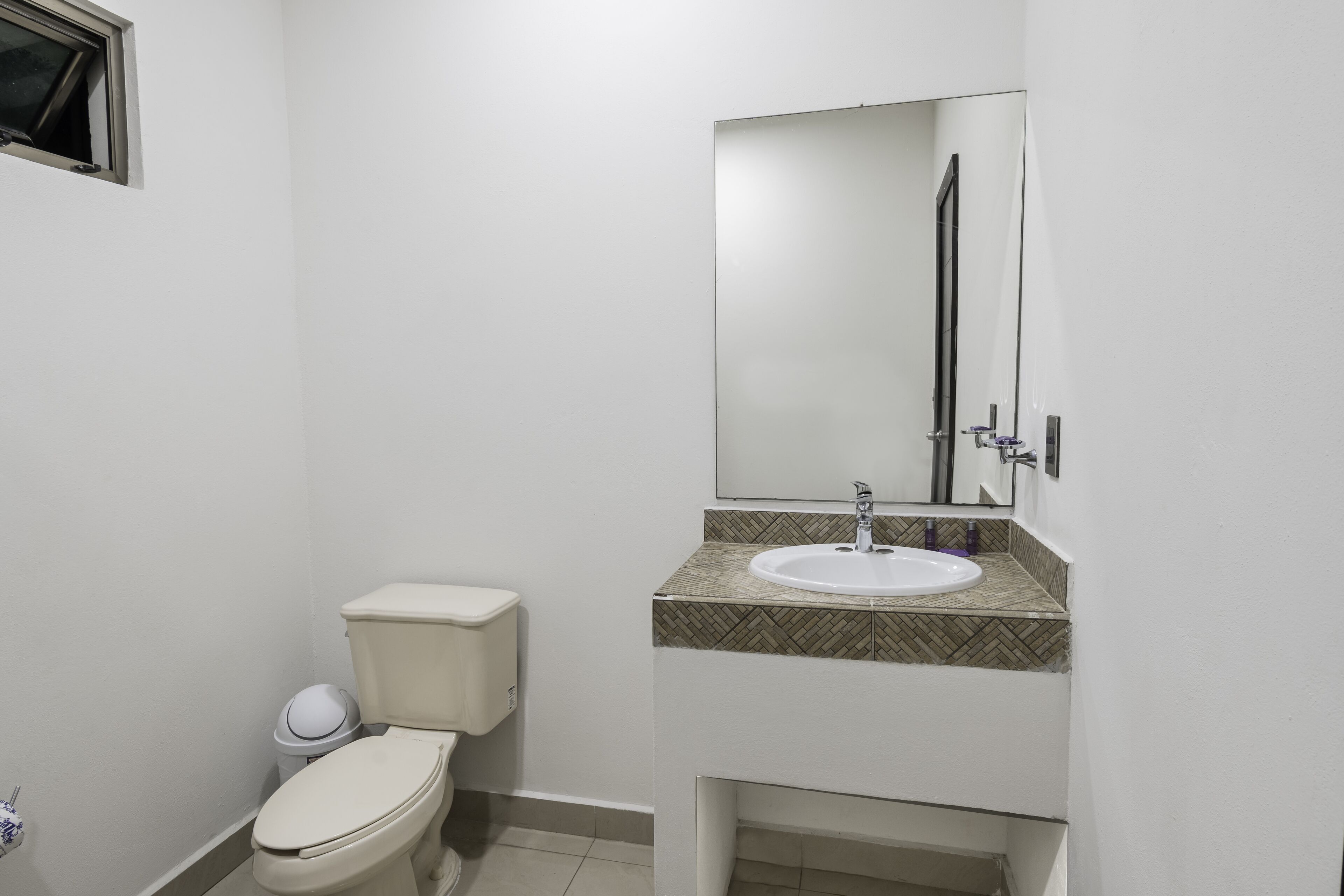 deluxe double room | bathroom | shower, rainfall showerhead, hair dryer, towels