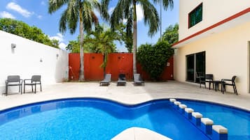 Outdoor pool, open 8:00 AM to 10:00 PM, pool umbrellas, sun loungers