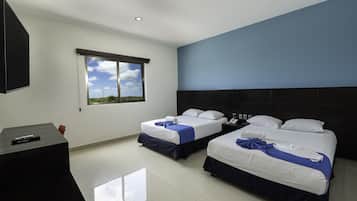 Habitación doble Deluxe | Escritorio, espacio para trabajar con laptop y wifi gratis