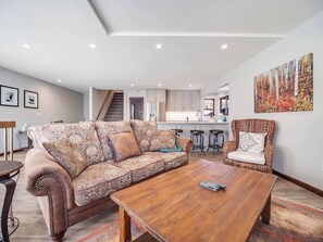 TV, fireplace, offices