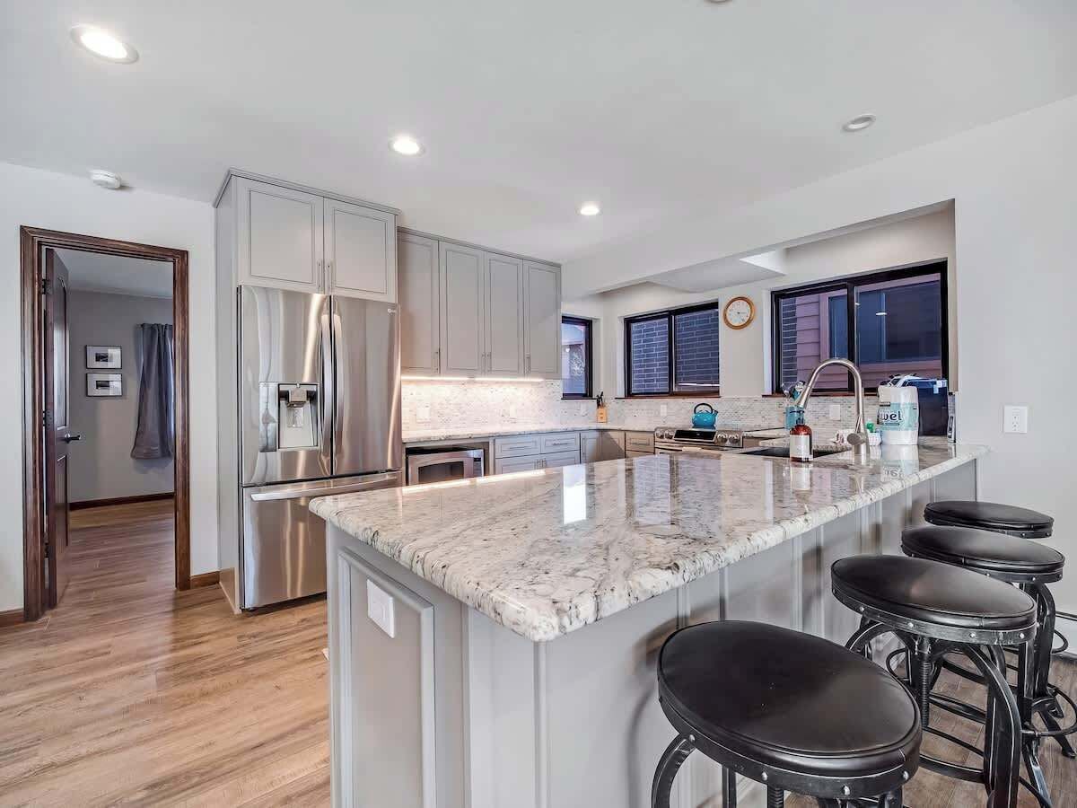 冰箱、微波炉、烤箱、炉灶