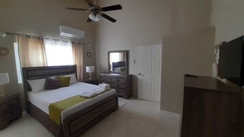 Casa geminada | 2 quartos, cortinas blackout, ferros/tábuas de passar roupa