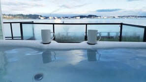 Pool - Directly on the water overlooking the US Navy fleet. Private boat launch. (Port Orchard)