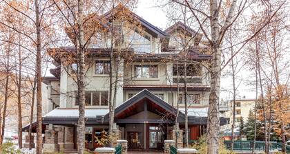 Comfortable & cozy mountain retreat w/beautiful mountain & ski views