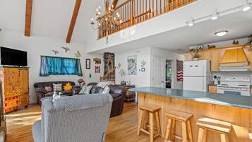 TV, fireplace, DVD player, stereo