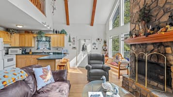 TV, fireplace, DVD player, stereo