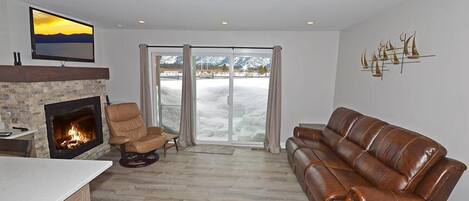 Televisio, takka, DVD-soitin