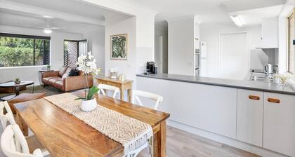 Lennox Belle - Freshly Renovated Townhouse with Wifi