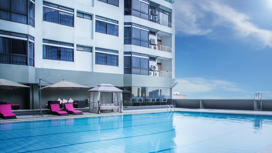 Fahrenheit88 by Sarah's Lodge