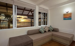 40-inch LED TV with cable channels, TV - Villa Mer Vue (Madampagama)