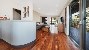 Interior - Bella Vista - Amazing 180 degree bay views (Mccrae)