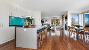 Unclassified image, 4 of 25, button - Bella Vista Luxury McCrae Holiday Home with Views (Mccrae)