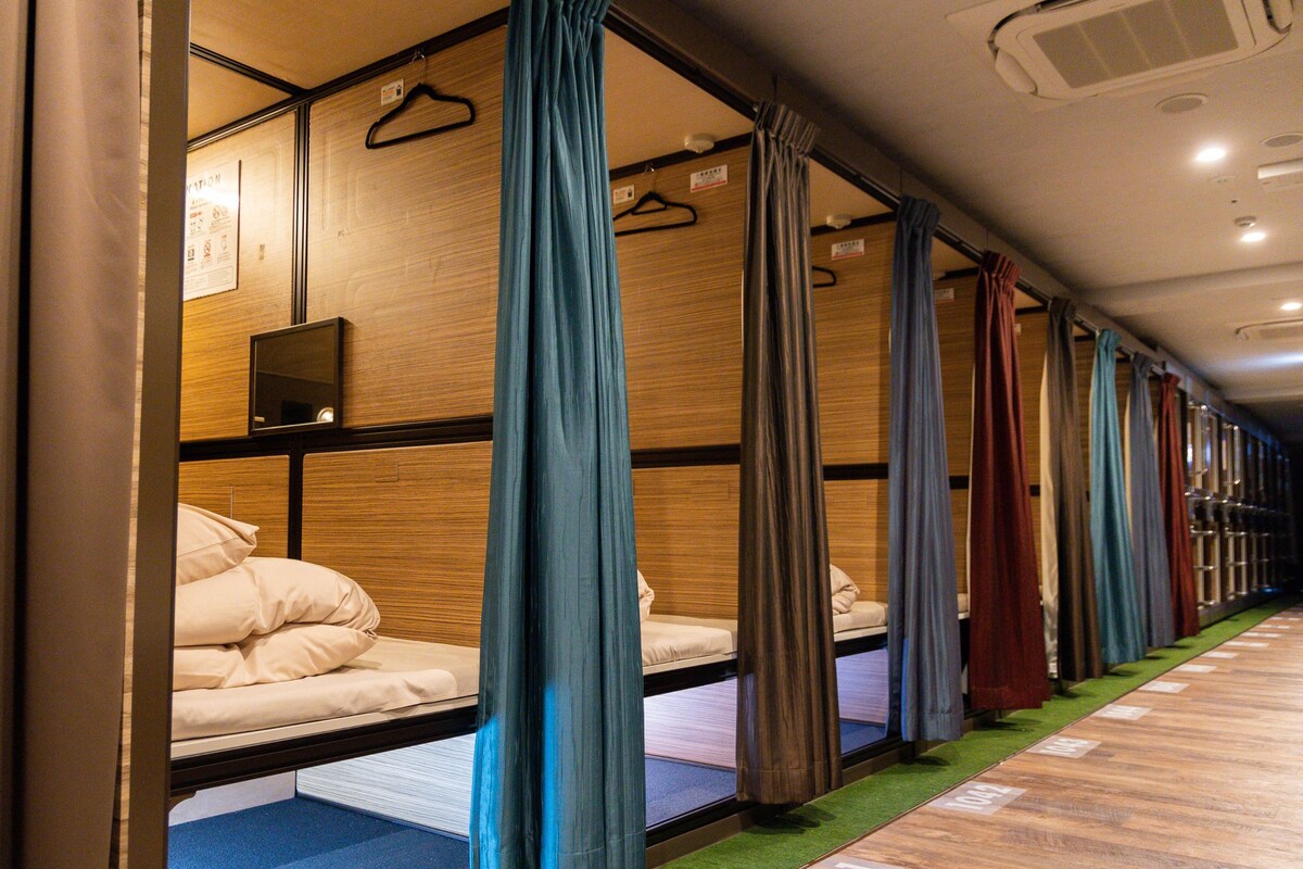 Superior Cabin, Women only, Non Smoking | Premium bedding, free WiFi, bed sheets