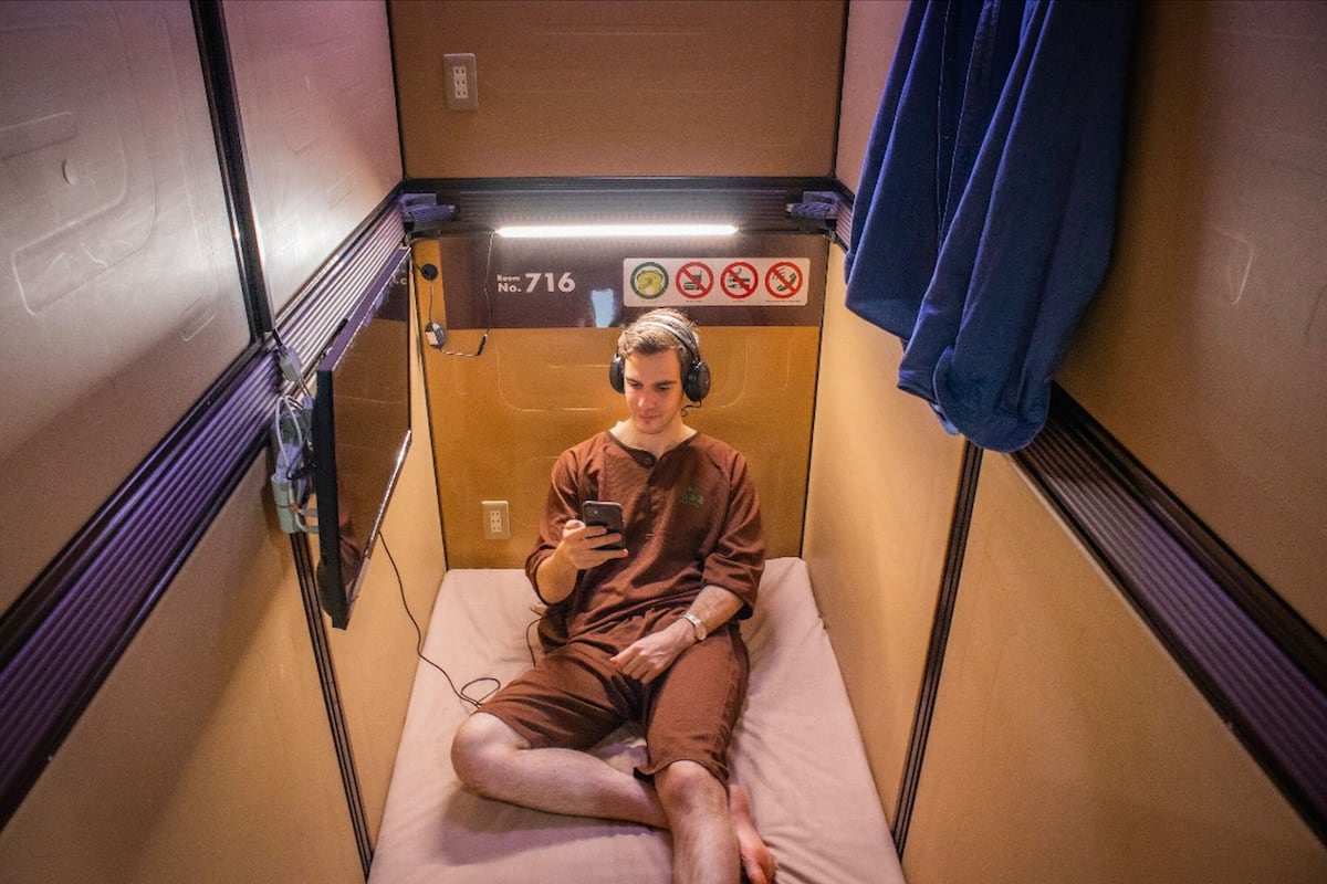 ห้องซูพีเรีย, ผู้ชายเท่านั้น, ปลอดบุหรี่ (Capsule Room) | Wi-Fi ฟรี, ผ้าปูที่นอน