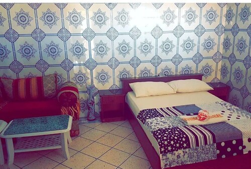 Joli studio au dernier étage + terrasse, petit budget