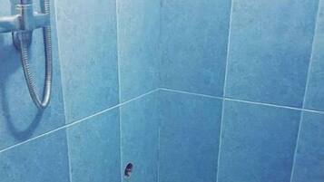 Handtücher, Seife, Toilettenpapier