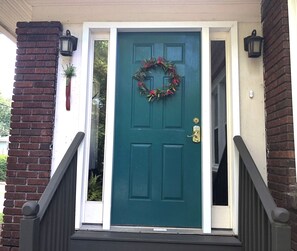 Exterior detail - Stylish & Spacious, One block from Starbucks (Asheville)