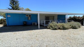 Unclassified image, 5 of 8, button - Jurien Bay View Bungalows - Island View 7, 8 Hill Street (Jurien Bay)